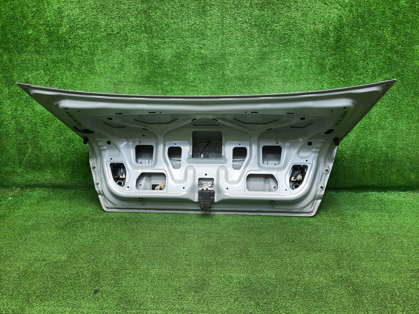 Крышка багажника NISSAN SUNNY B15, FB15, FNB15, QB15, SB15 0985 3 ракурс
