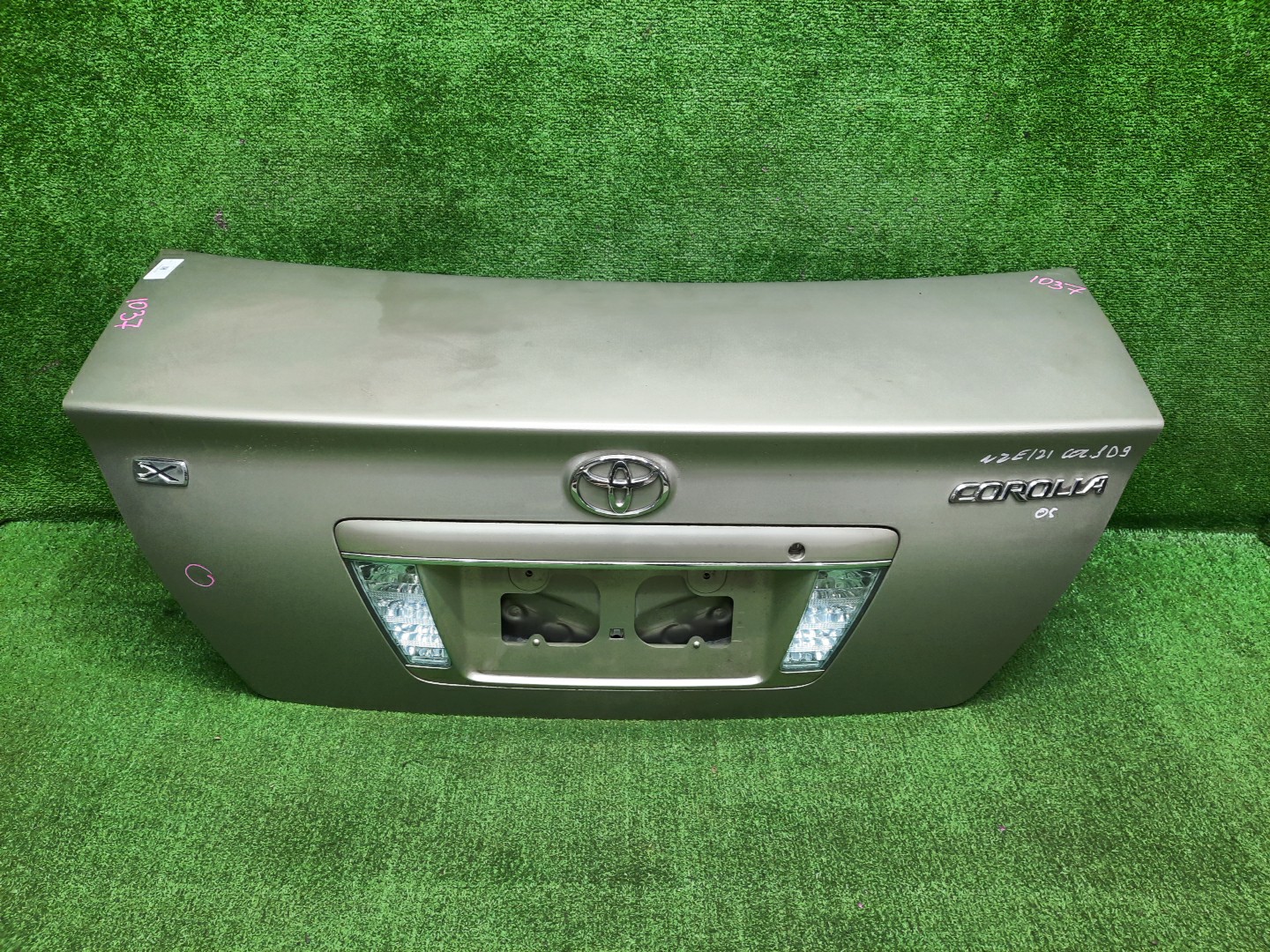 Крышка багажника TOYOTA COROLLA ZZE124, NZE121, NZE120, ZZE122, NZE124, CE121 1037 1 ракурс