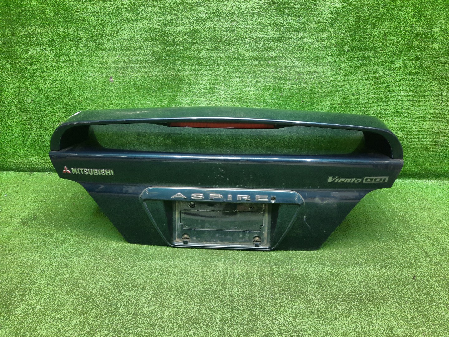 Крышка багажника MITSUBISHI GALANT EA1A, EA7A, EC1A, EC7A, EC3A, EC5A, EA3A 1048 1 ракурс