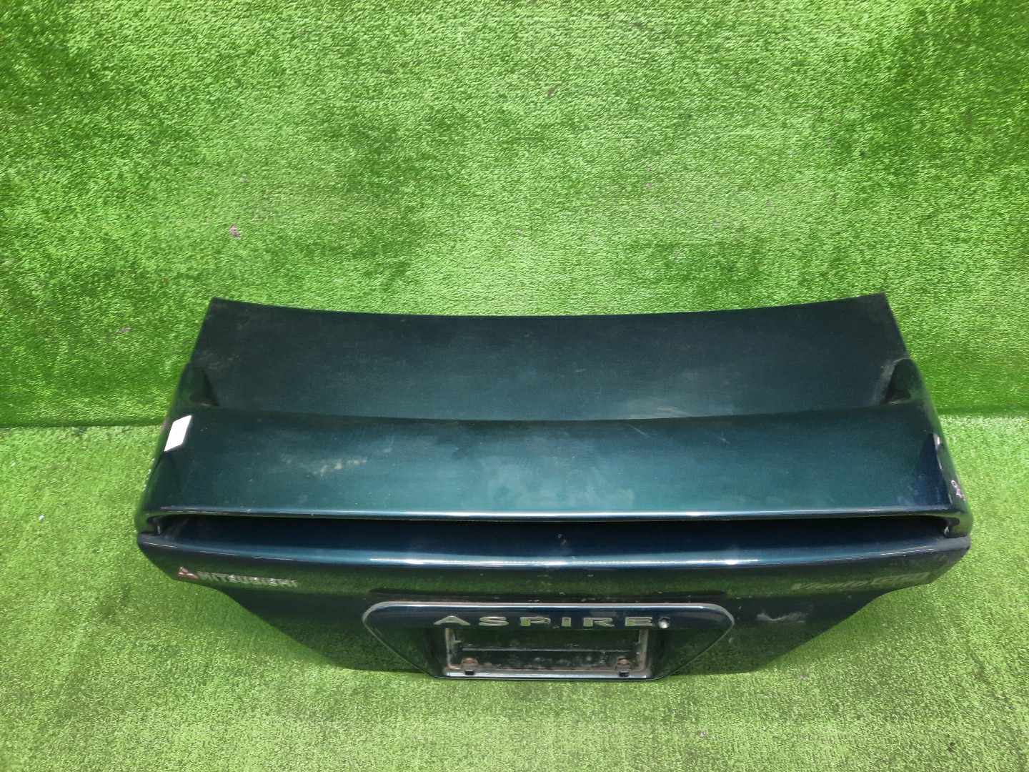 Крышка багажника MITSUBISHI GALANT EA1A, EA7A, EC1A, EC7A, EC3A, EC5A, EA3A 1048 2 ракурс
