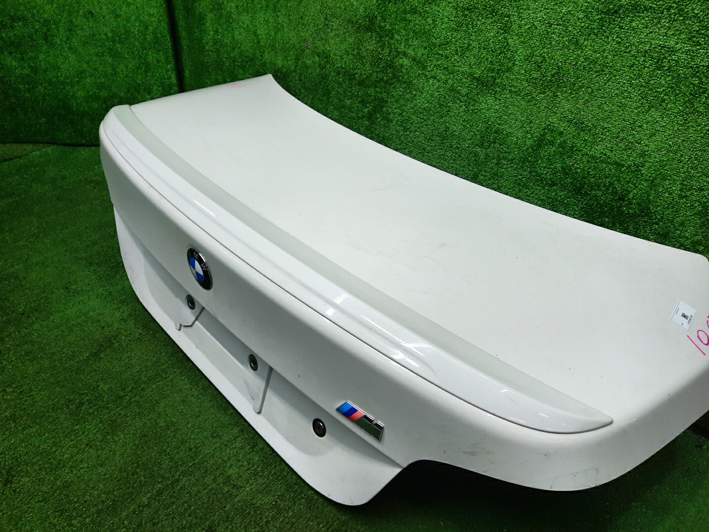 Крышка багажника BMW 5-Series E60 1067 3 ракурс