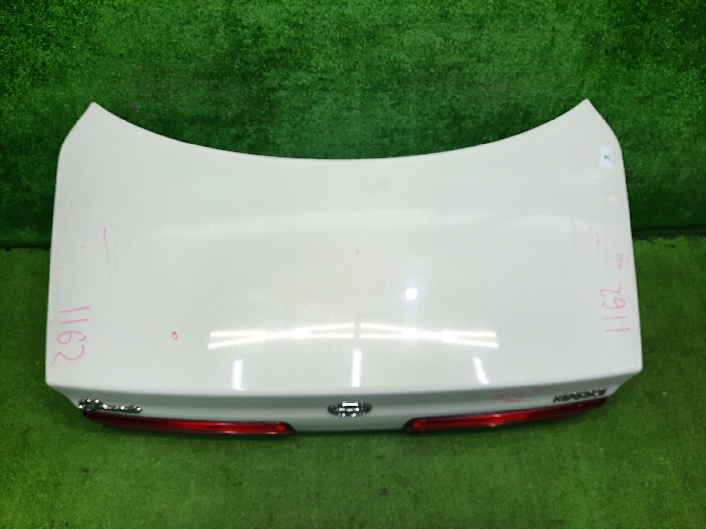 Крышка багажника TOYOTA MARK II GX100, JZX100, JZX101, LX100, GX105, JZX105, SX100 1162 3 ракурс