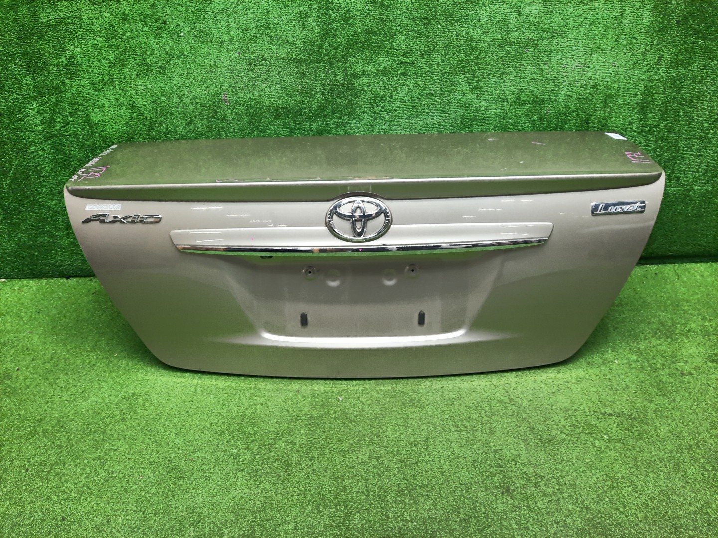 Крышка багажника TOYOTA COROLLA AXIO NZE141, NZE144, ZRE142, ZRE144 1172 1 ракурс Крышка багажника TOYOTA COROLLA AXIO NZE141, NZE144, ZRE142, ZRE144 1172 1 ракурс