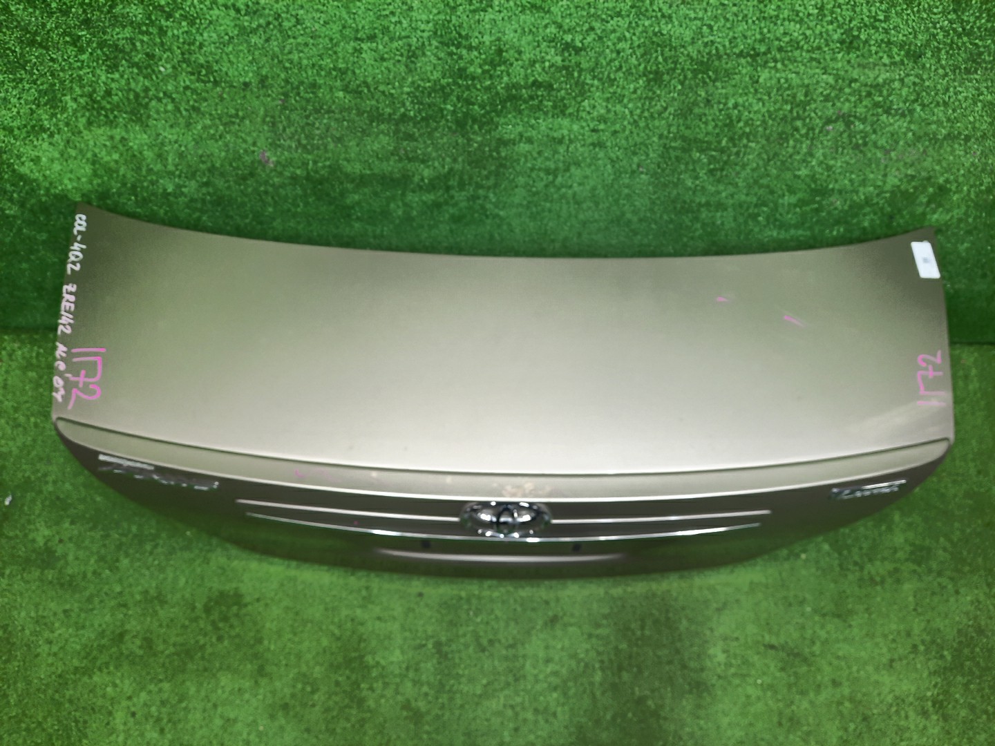 Крышка багажника TOYOTA COROLLA AXIO NZE141, NZE144, ZRE142, ZRE144 1172 3 ракурс Крышка багажника TOYOTA COROLLA AXIO NZE141, NZE144, ZRE142, ZRE144 1172 3 ракурс