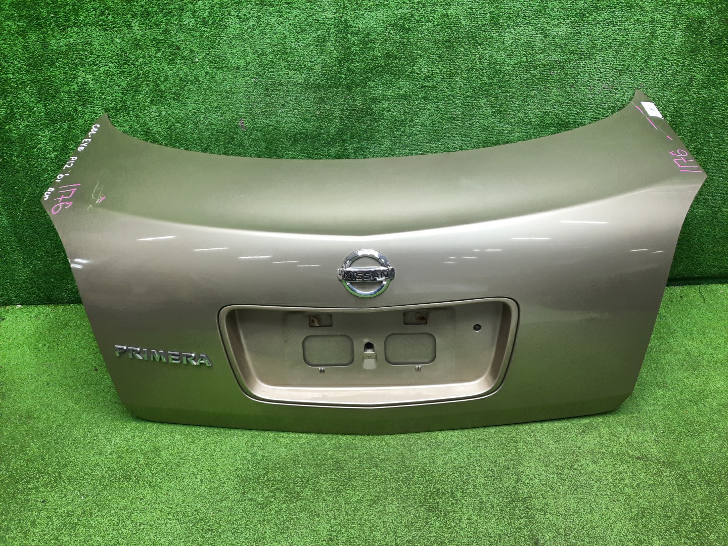 Крышка багажника NISSAN PRIMERA P12 1176 1 ракурс Крышка багажника NISSAN PRIMERA P12 1176 1 ракурс