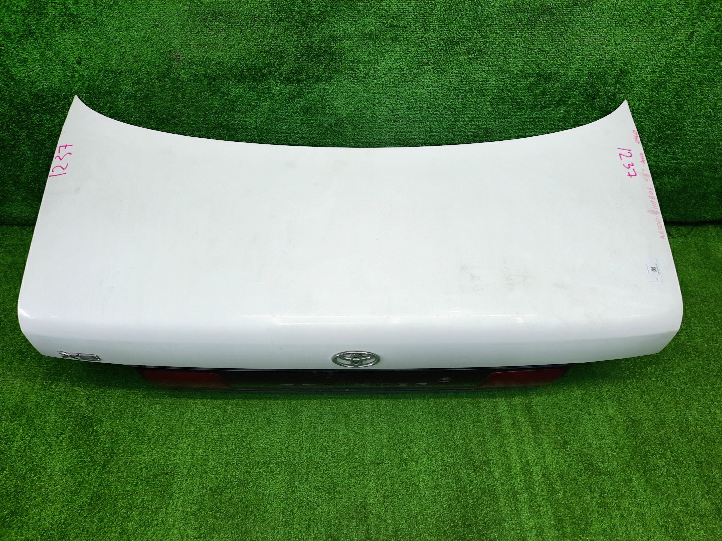 Крышка багажника TOYOTA SPRINTER AE100, AE101, AE109, EE101, AE104, CE107, CE100, CE109, EE108 1237 3 ракурс