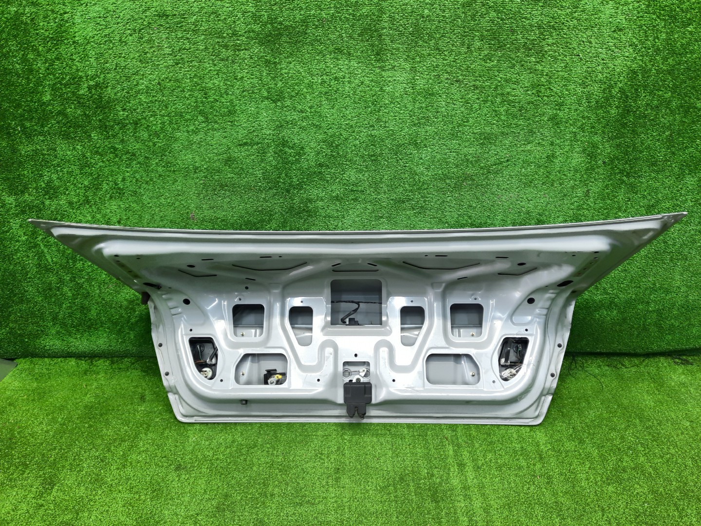 Крышка багажника NISSAN SUNNY B15, FB15, FNB15, QB15, SB15 1245 3 ракурс