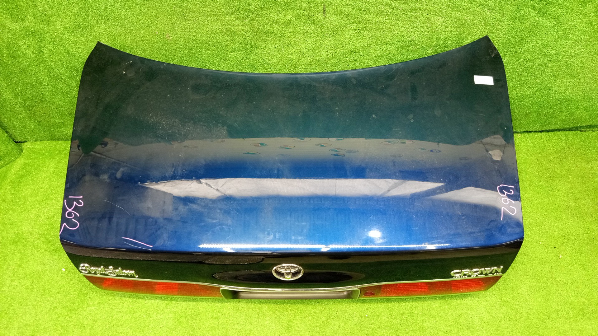 Крышка багажника TOYOTA CROWN JZS151, JZS155, GS151, LS151, JZS157, JZS153 1362 2 ракурс