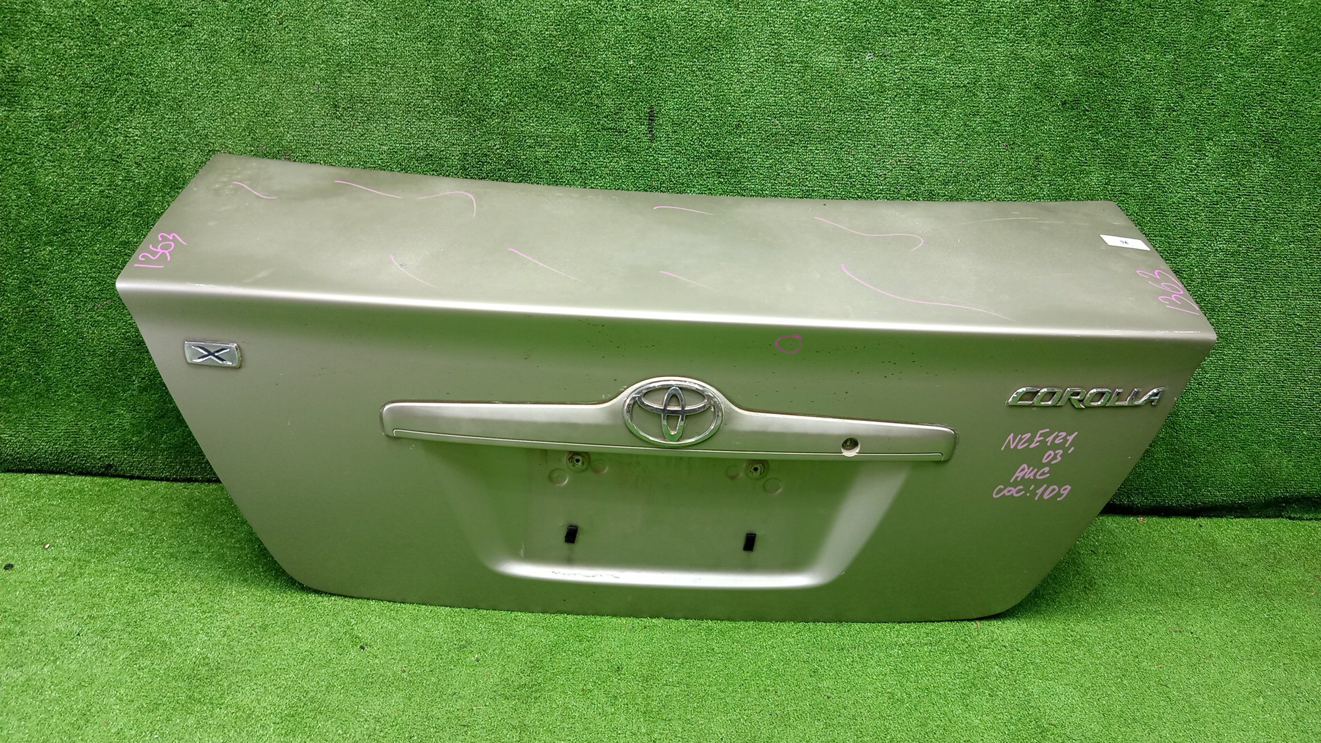 Крышка багажника TOYOTA COROLLA ZZE124, NZE121, NZE120, ZZE122, NZE124, CE121 1363 1 ракурс
