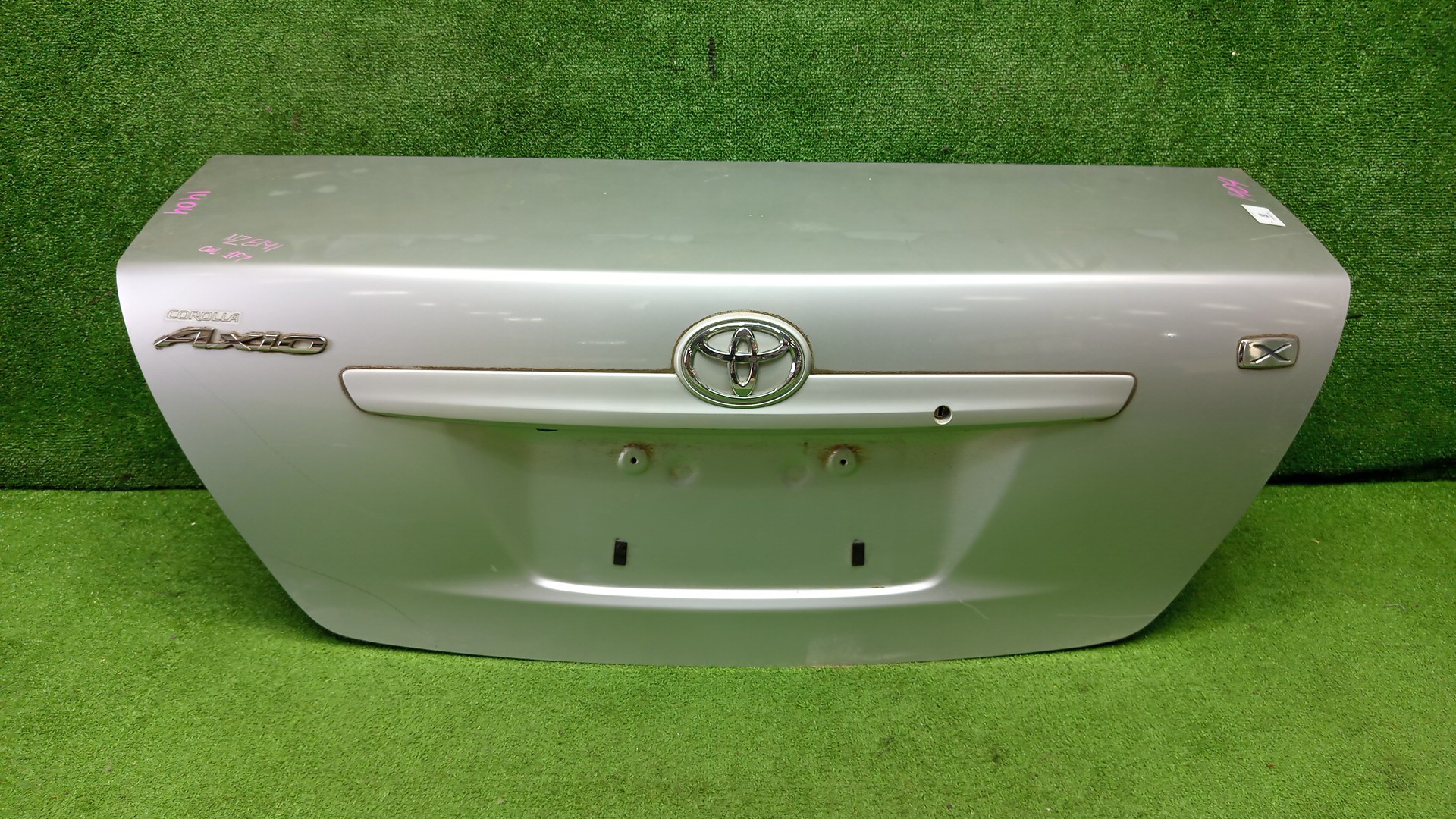 Крышка багажника TOYOTA COROLLA AXIO NZE141, NZE144, ZRE142, ZRE144 1404 1 ракурс Крышка багажника TOYOTA COROLLA AXIO NZE141, NZE144, ZRE142, ZRE144 1404 1 ракурс