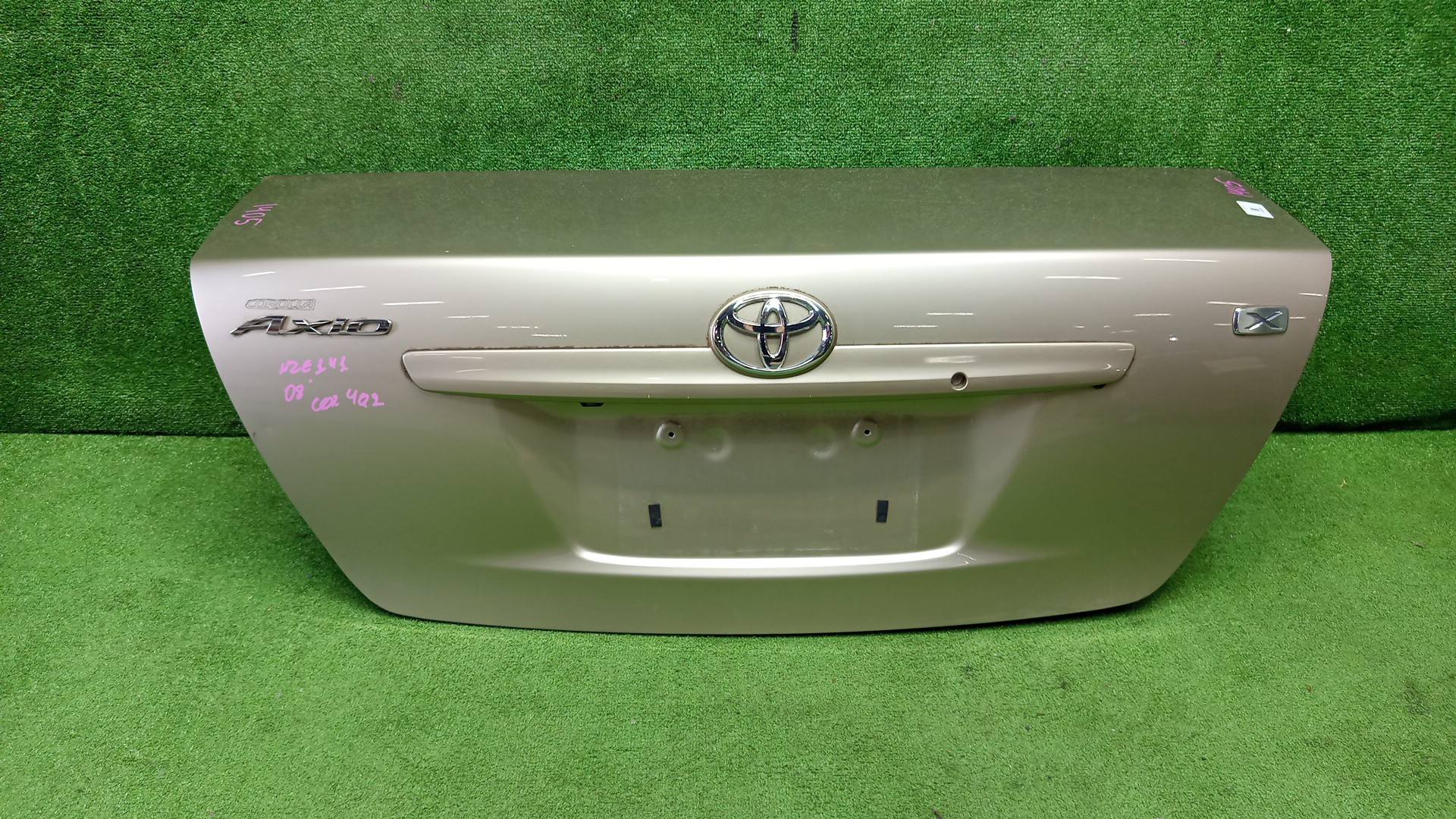 Крышка багажника TOYOTA COROLLA AXIO NZE141, NZE144, ZRE142, ZRE144 1405 1 ракурс Крышка багажника TOYOTA COROLLA AXIO NZE141, NZE144, ZRE142, ZRE144 1405 1 ракурс
