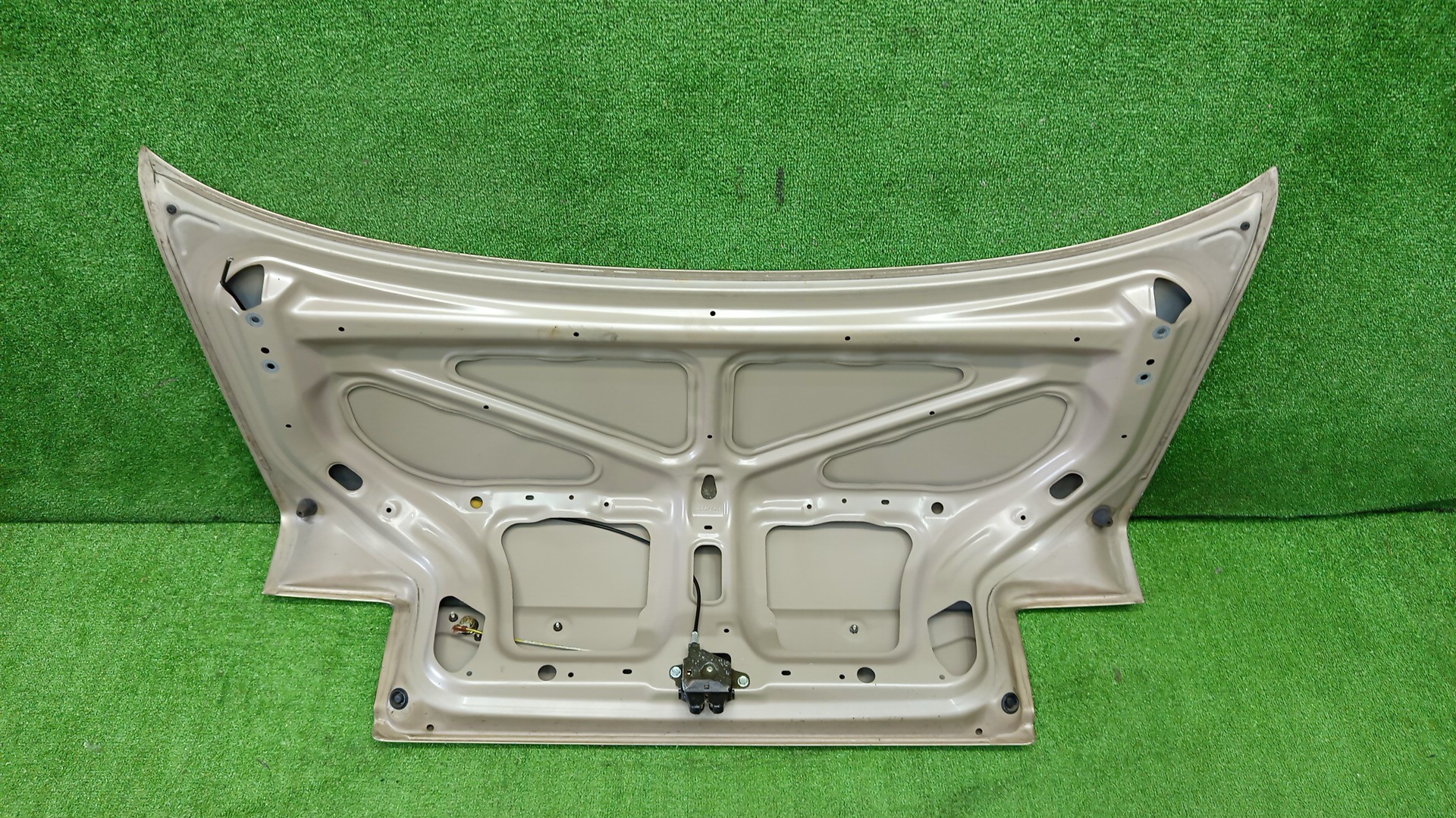 Крышка багажника TOYOTA COROLLA AE101 1450 4 ракурс