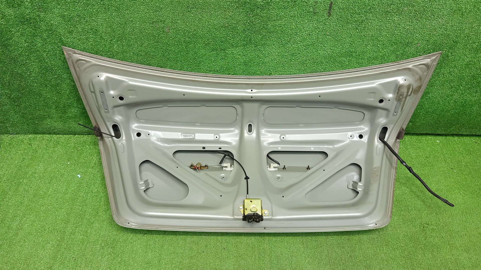 Крышка багажника TOYOTA COROLLA ZZE124, NZE121, NZE120, ZZE122, NZE124, CE121 1462 4 ракурс