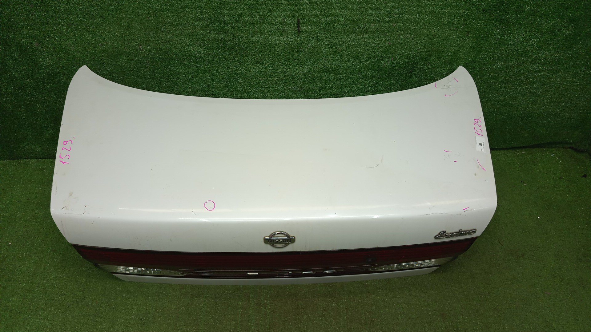Крышка багажника NISSAN CEFIRO A32 1529 3 ракурс