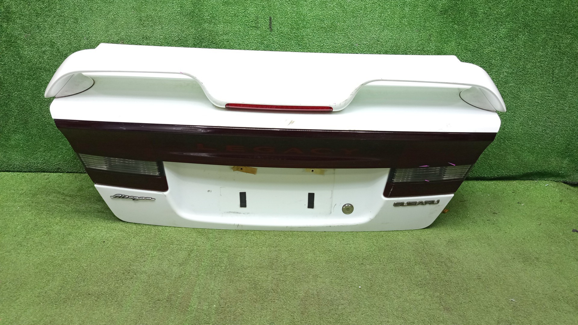 Крышка багажника SUBARU LEGACY BE5, BE9 1543 1 ракурс Крышка багажника SUBARU LEGACY BE5, BE9 1543 1 ракурс