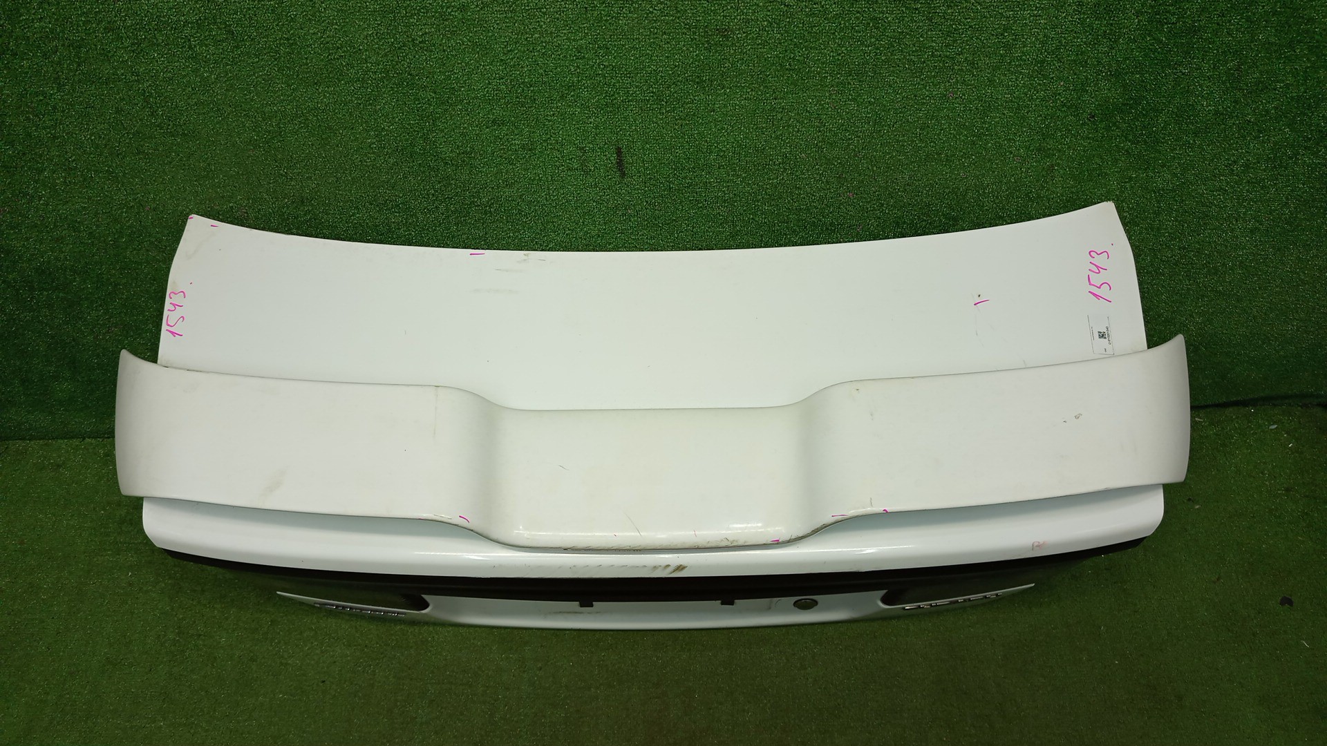 Крышка багажника SUBARU LEGACY BE5, BE9 1543 4 ракурс Крышка багажника SUBARU LEGACY BE5, BE9 1543 4 ракурс