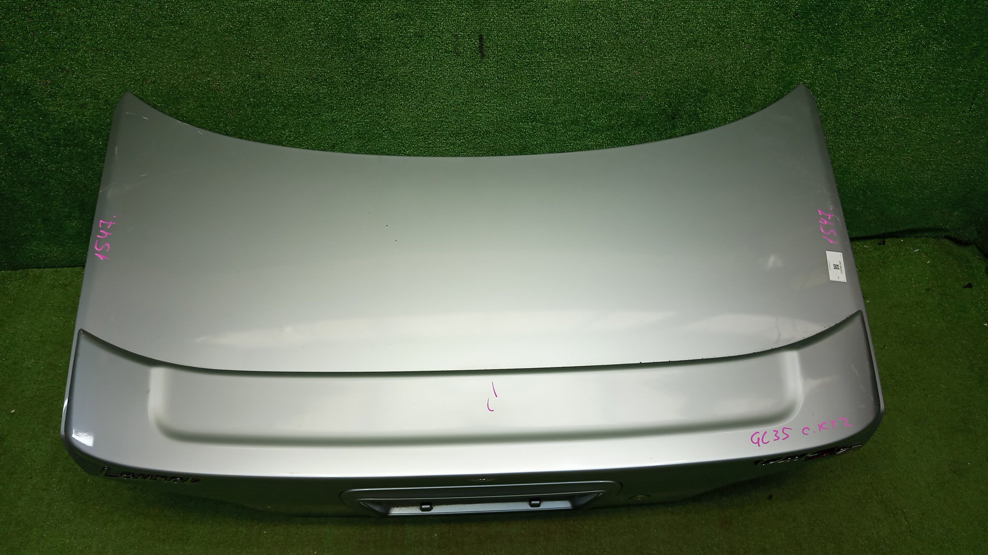 Крышка багажника NISSAN LAUREL HC35, GNC35, GC35 1547 2 ракурс Крышка багажника NISSAN LAUREL HC35, GNC35, GC35 1547 2 ракурс