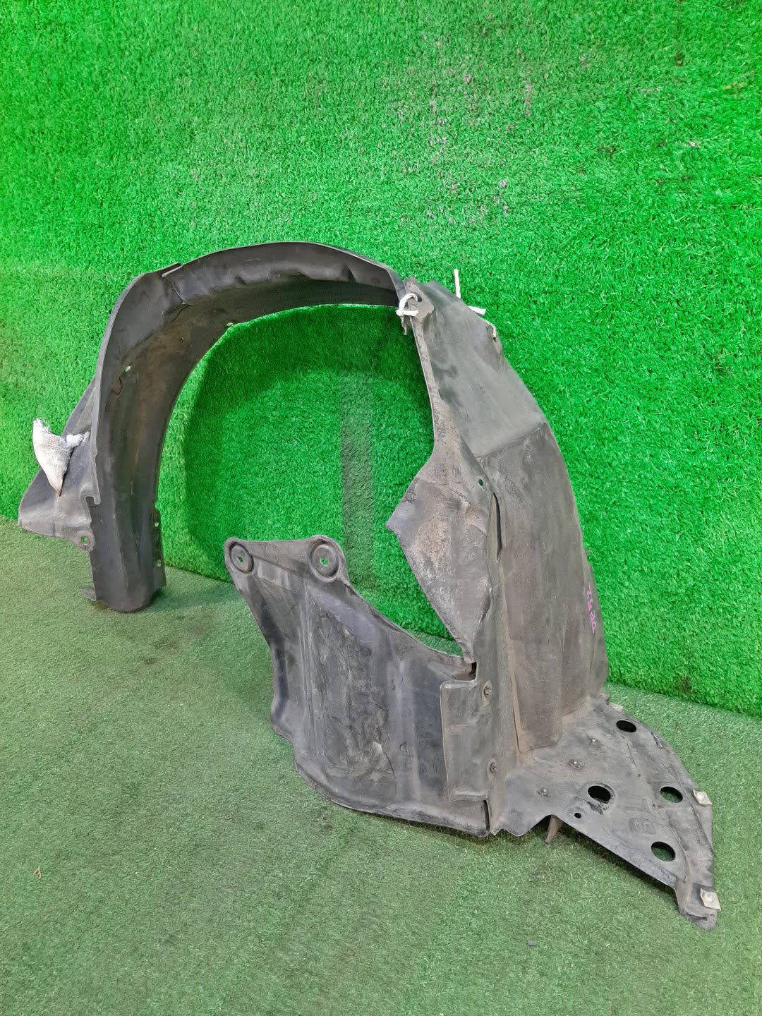 Защита под крыло правая передняя NISSAN ELGRAND E52 638445-1JB0A 1 ракурс