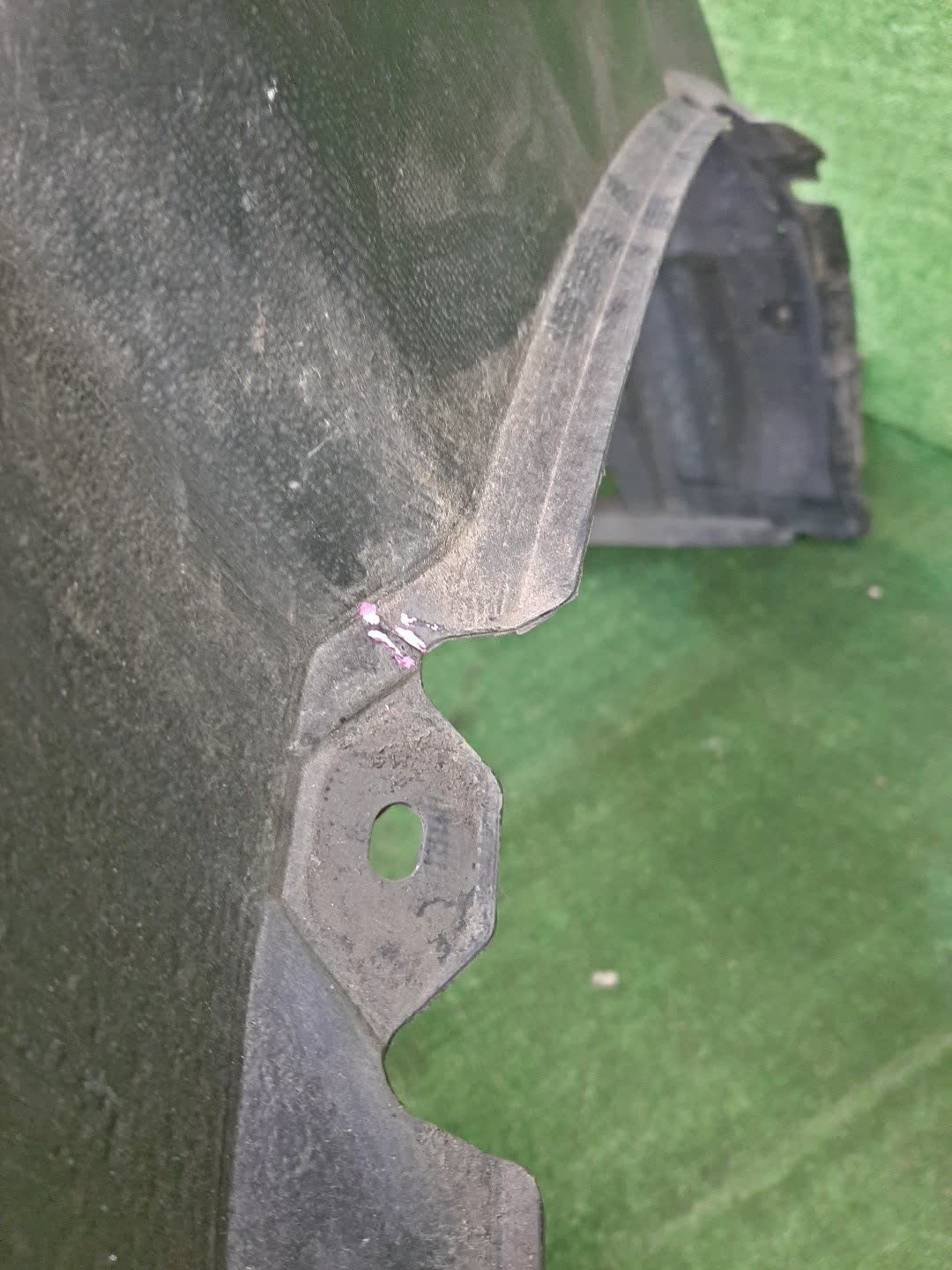 Защита под крыло правая передняя TOYOTA NOAH ZRR80G 53875-28230 3 ракурс