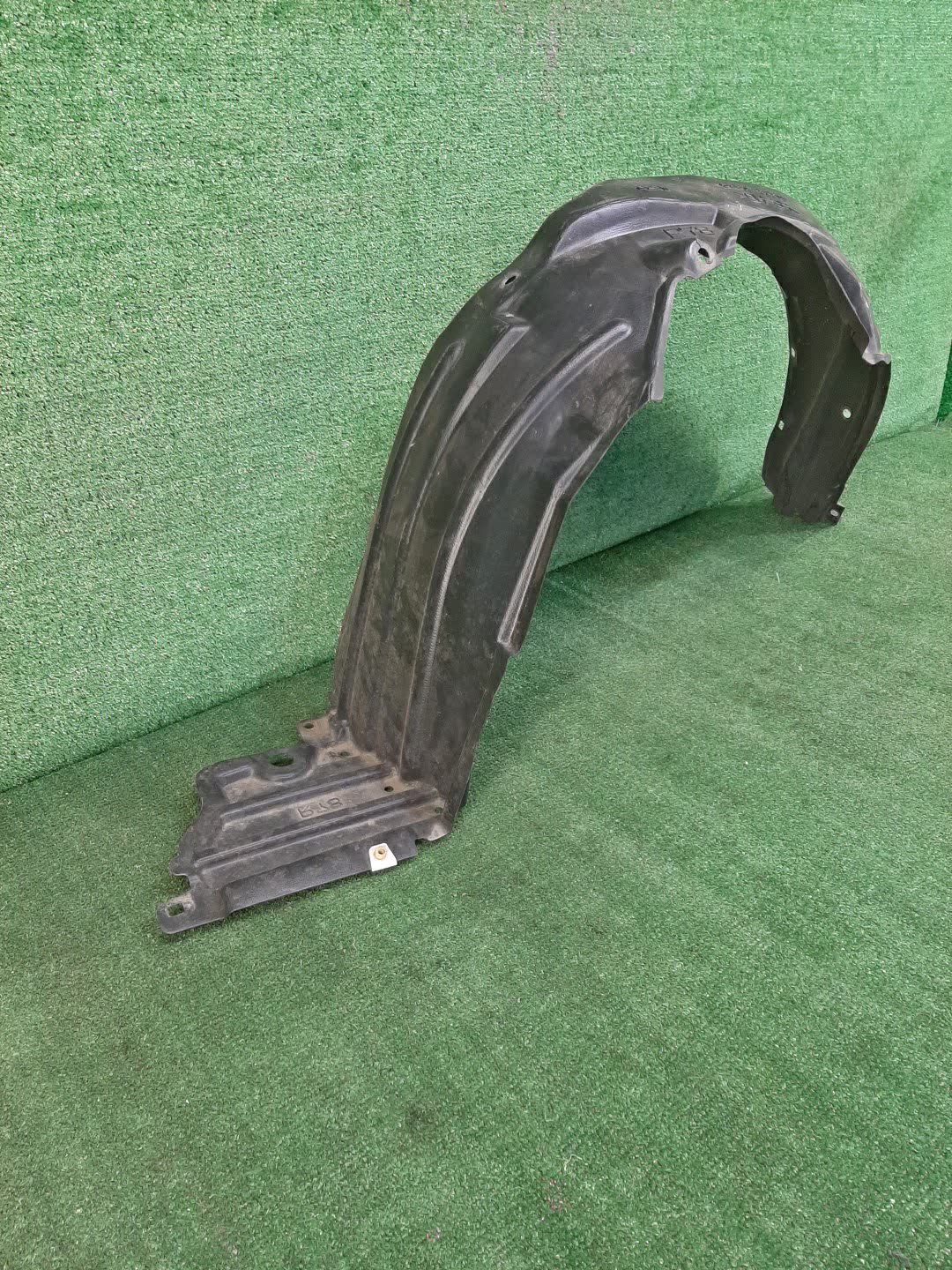 Защита под крыло правая передняя TOYOTA SIENTA NCP175G 53875-52310 1 ракурс