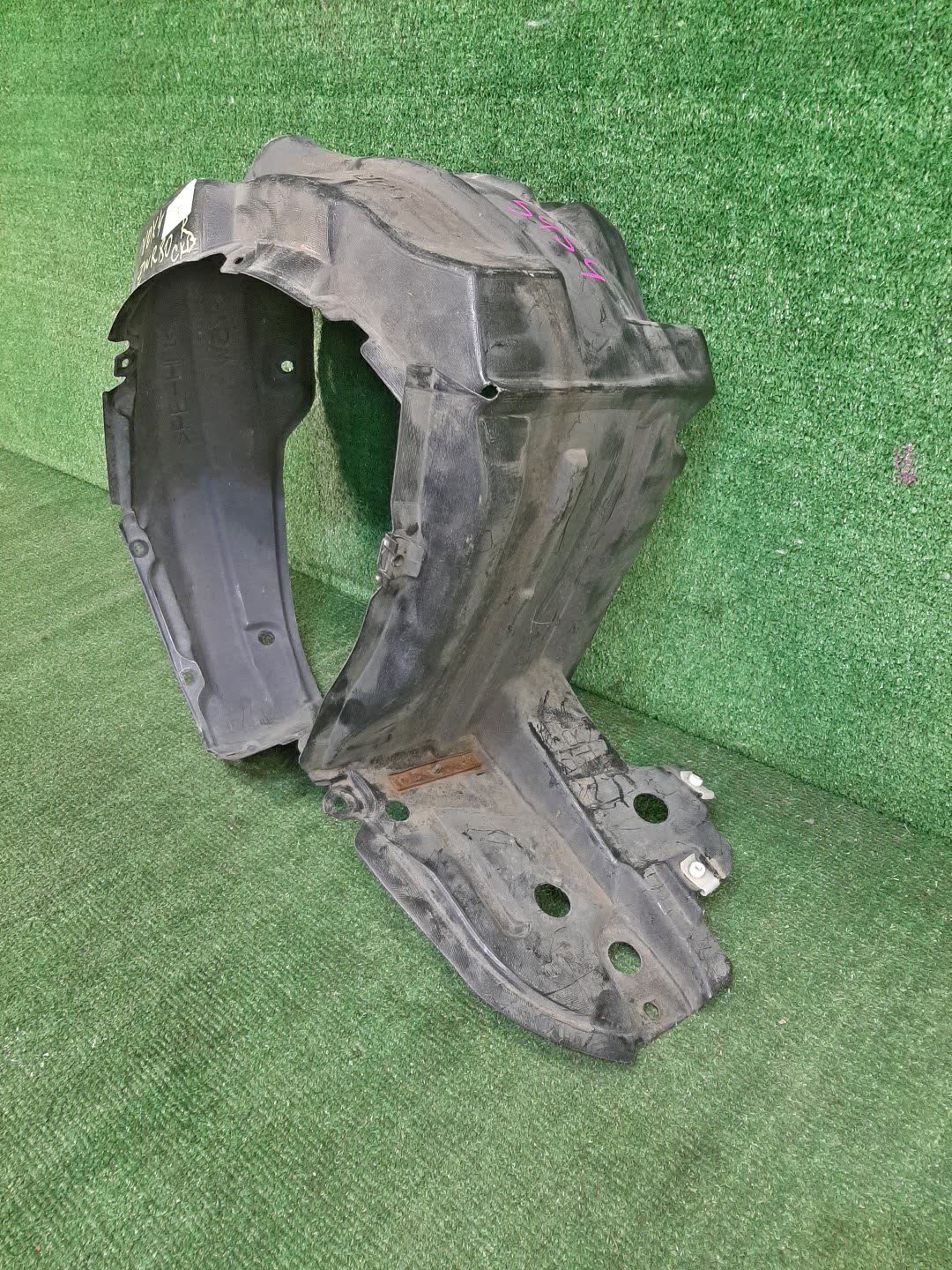 Защита под крыло правая передняя TOYOTA VOXY ZWR80G, ZRR85W, ZRR80W, ZWR80W, ZRR80G, ZRR85G 53875-28220 1 ракурс Защита под крыло правая передняя TOYOTA VOXY ZWR80G, ZRR85W, ZRR80W, ZWR80W, ZRR80G, ZRR85G 53875-28220 1 ракурс