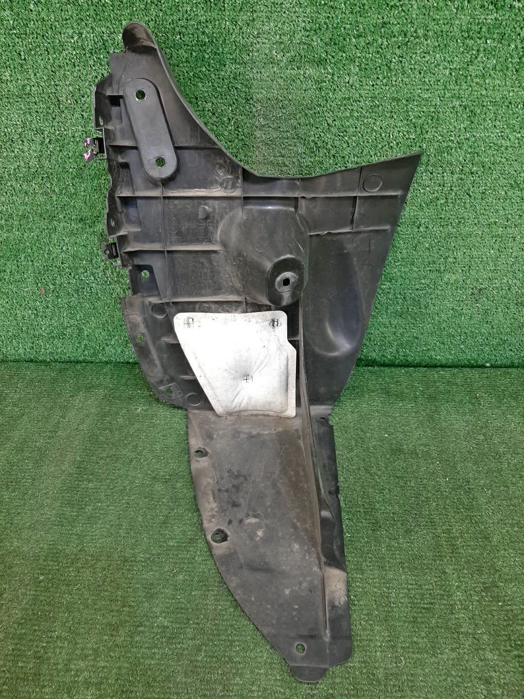 Защита под крыло левая задняя MAZDA CX-8 KG2P, KG5P K131-50351 1 ракурс