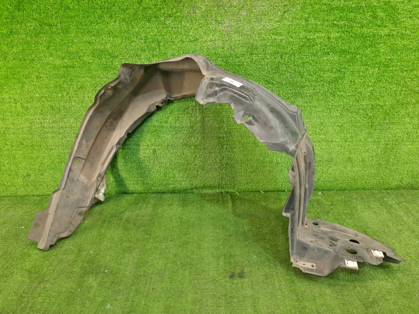 Защита под крыло левая передняя TOYOTA NOAH ZRR85G 53876-28270 1 ракурс