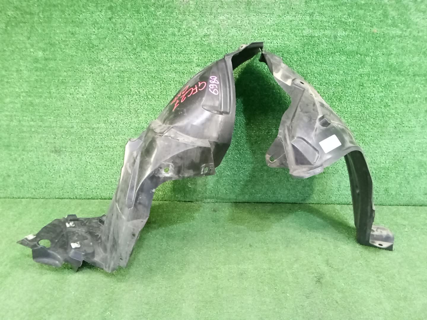 Защита под крыло правая передняя NISSAN SERENA C27 63842-5TL1A 1 ракурс