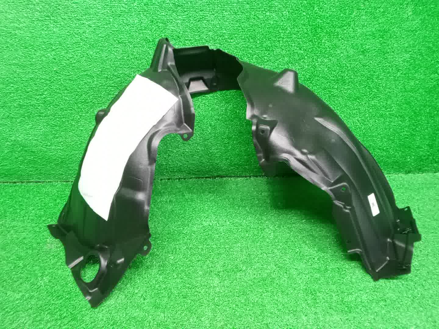 Защита под крыло левая передняя TOYOTA CAMRY AXVH70 53806-33080 1 ракурс