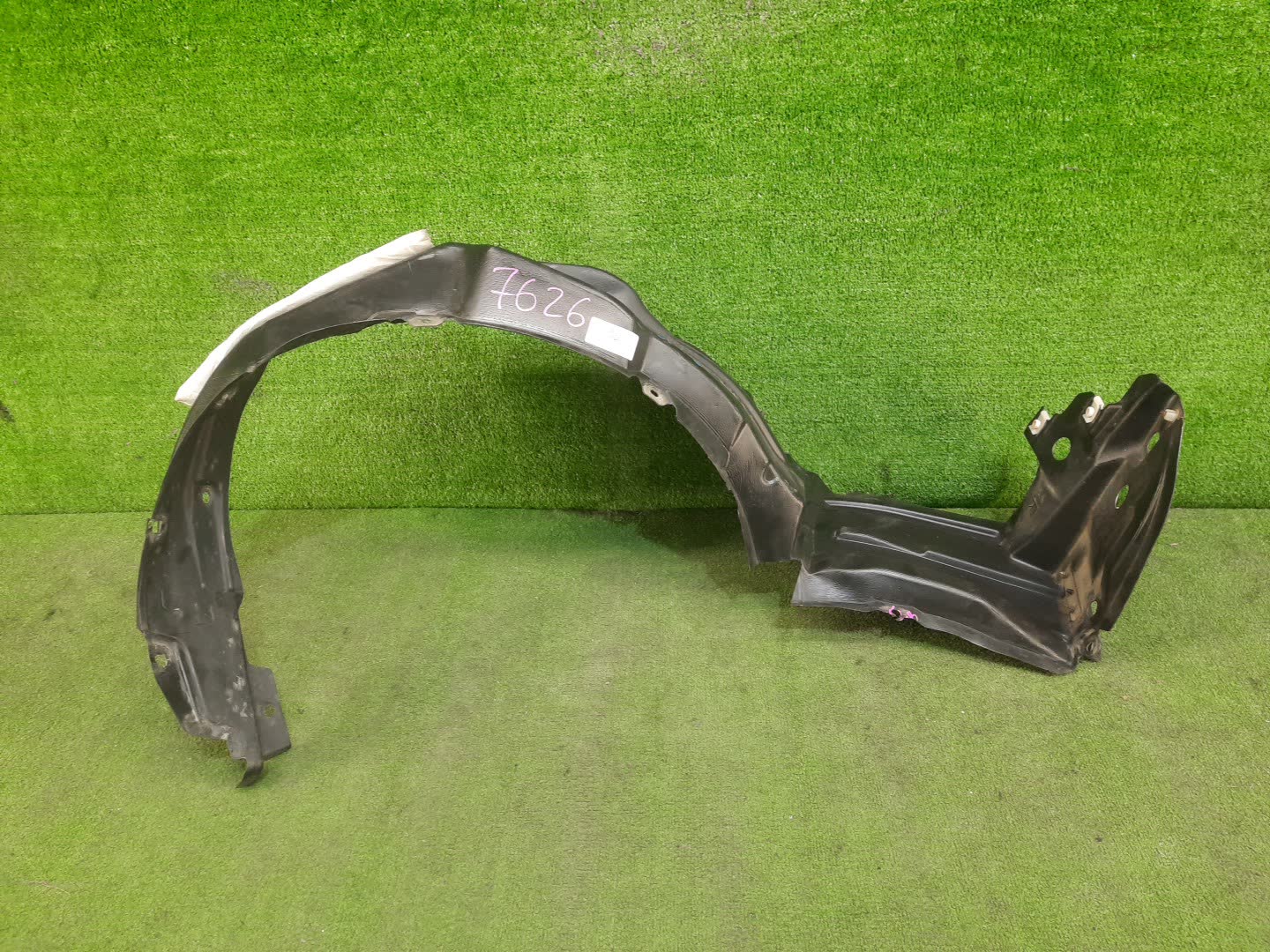 Защита под крыло правая передняя TOYOTA NOAH ZRR80G 53875-28220 4 ракурс