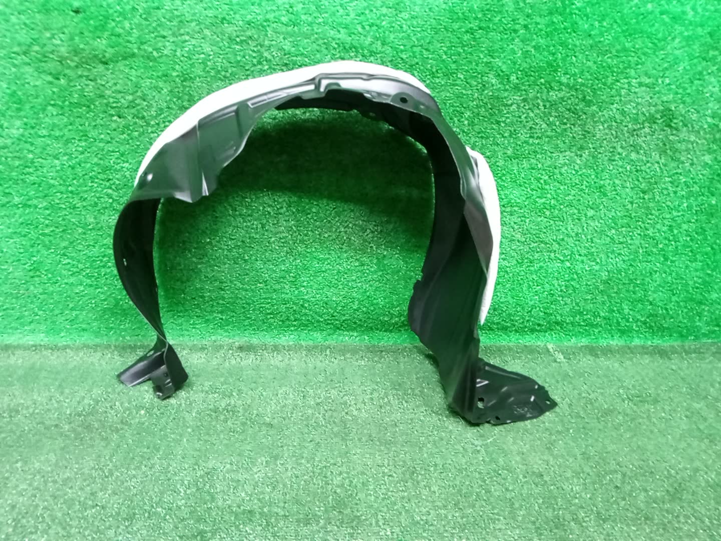 Защита под крыло левая передняя TOYOTA AQUA NHP10 53876-52461 1 ракурс
