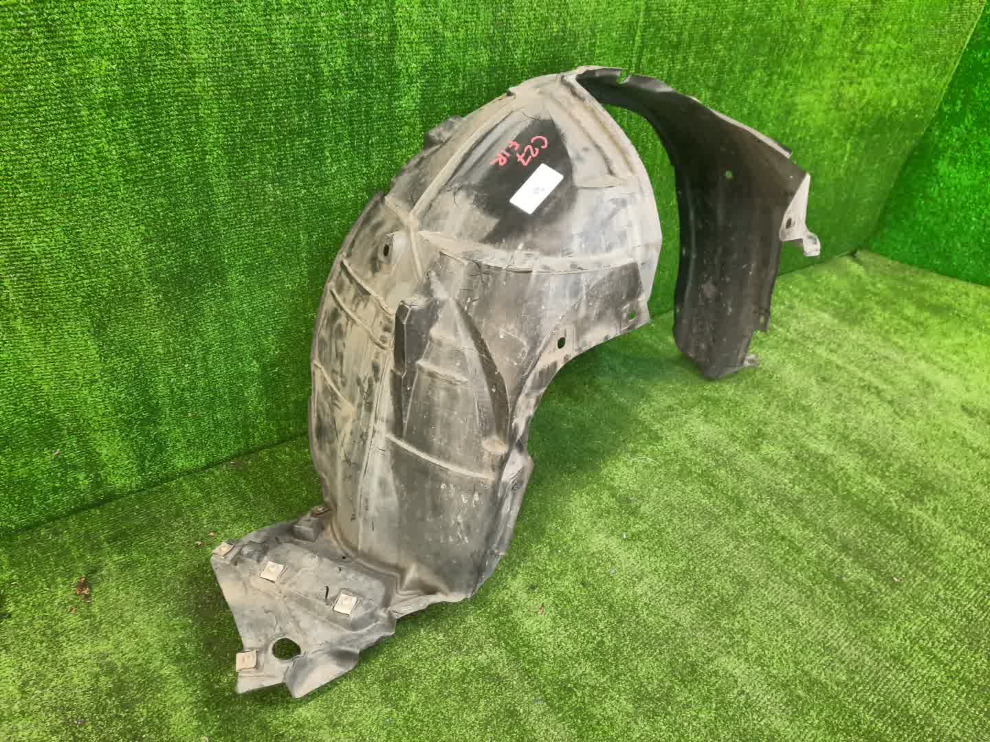 Защита под крыло правая передняя NISSAN SERENA C27 63842-5TA0A 1 ракурс