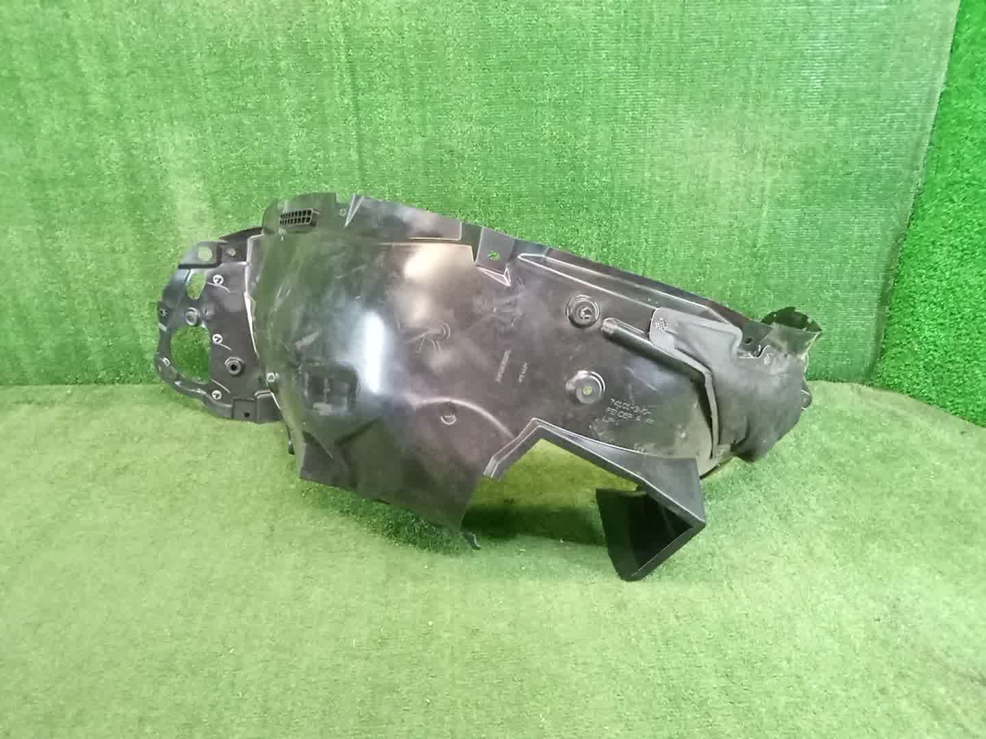 Защита под крыло правая передняя HONDA VEZEL RV6 74100-3N0-000 2 ракурс
