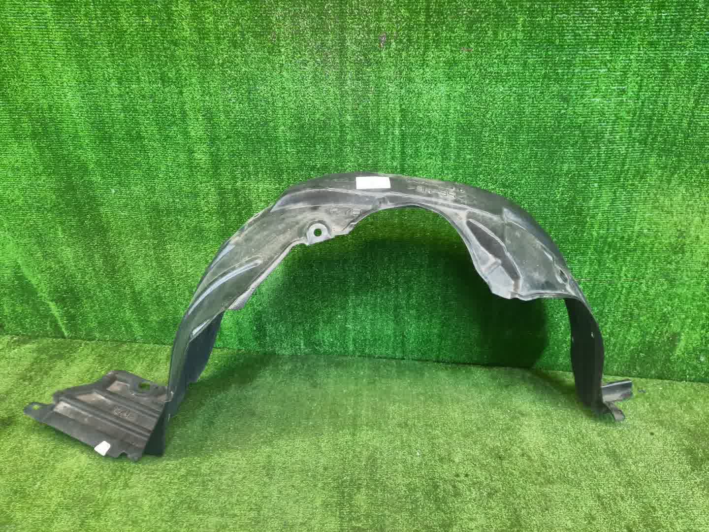Защита под крыло правая передняя TOYOTA SIENTA NSP170G 53875-52310 1 ракурс