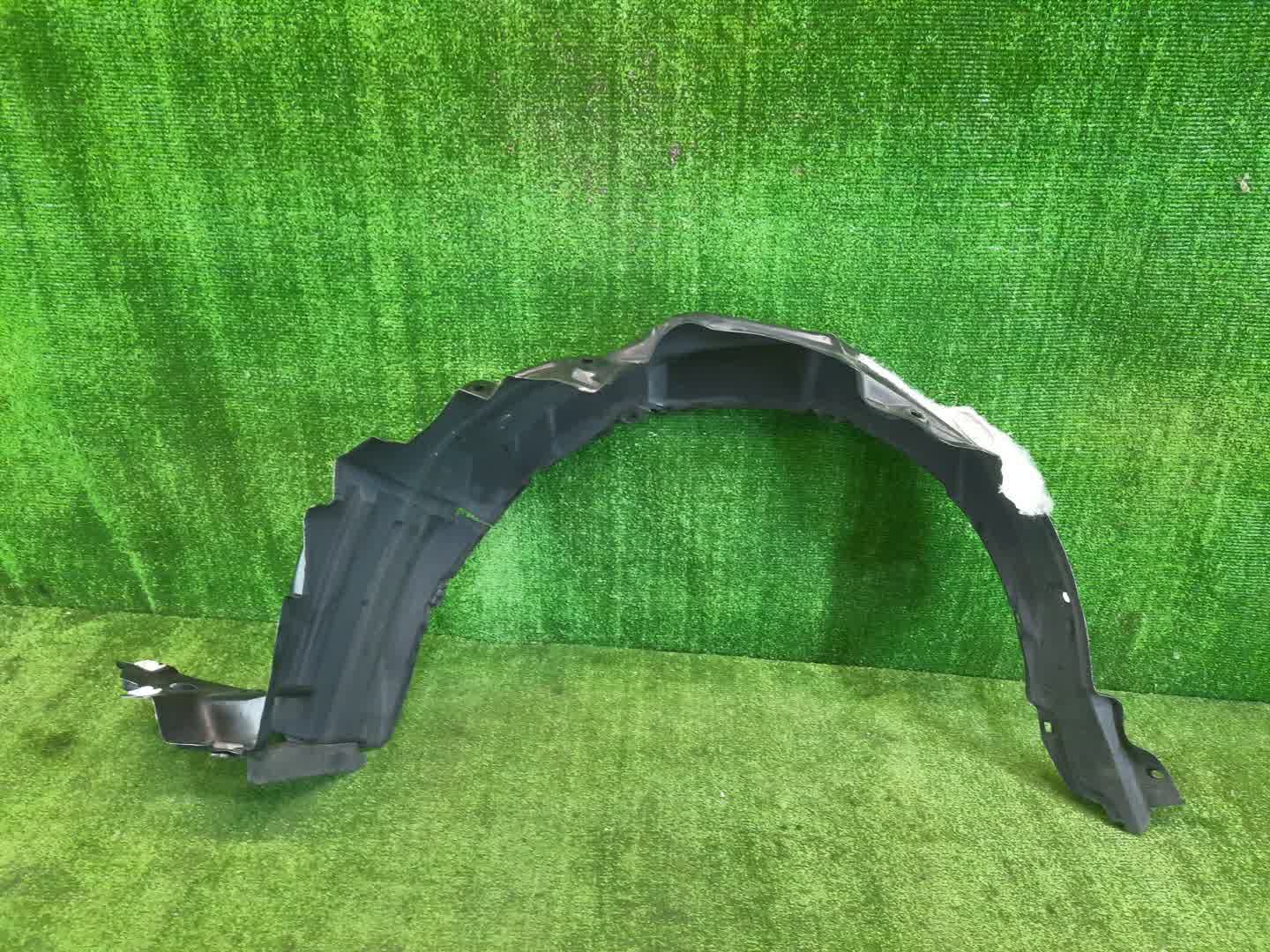 Защита под крыло правая передняя TOYOTA VOXY ZWR80G, ZRR85W, ZRR80W, ZWR80W, ZRR80G, ZRR85G 53875-28220 1 ракурс Защита под крыло правая передняя TOYOTA VOXY ZWR80G, ZRR85W, ZRR80W, ZWR80W, ZRR80G, ZRR85G 53875-28220 1 ракурс
