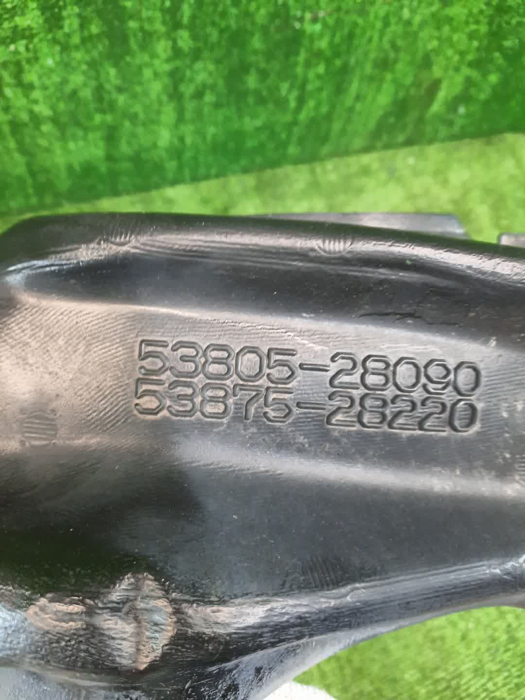 Защита под крыло правая передняя TOYOTA VOXY ZWR80G, ZRR85W, ZRR80W, ZWR80W, ZRR80G, ZRR85G 53875-28220 4 ракурс