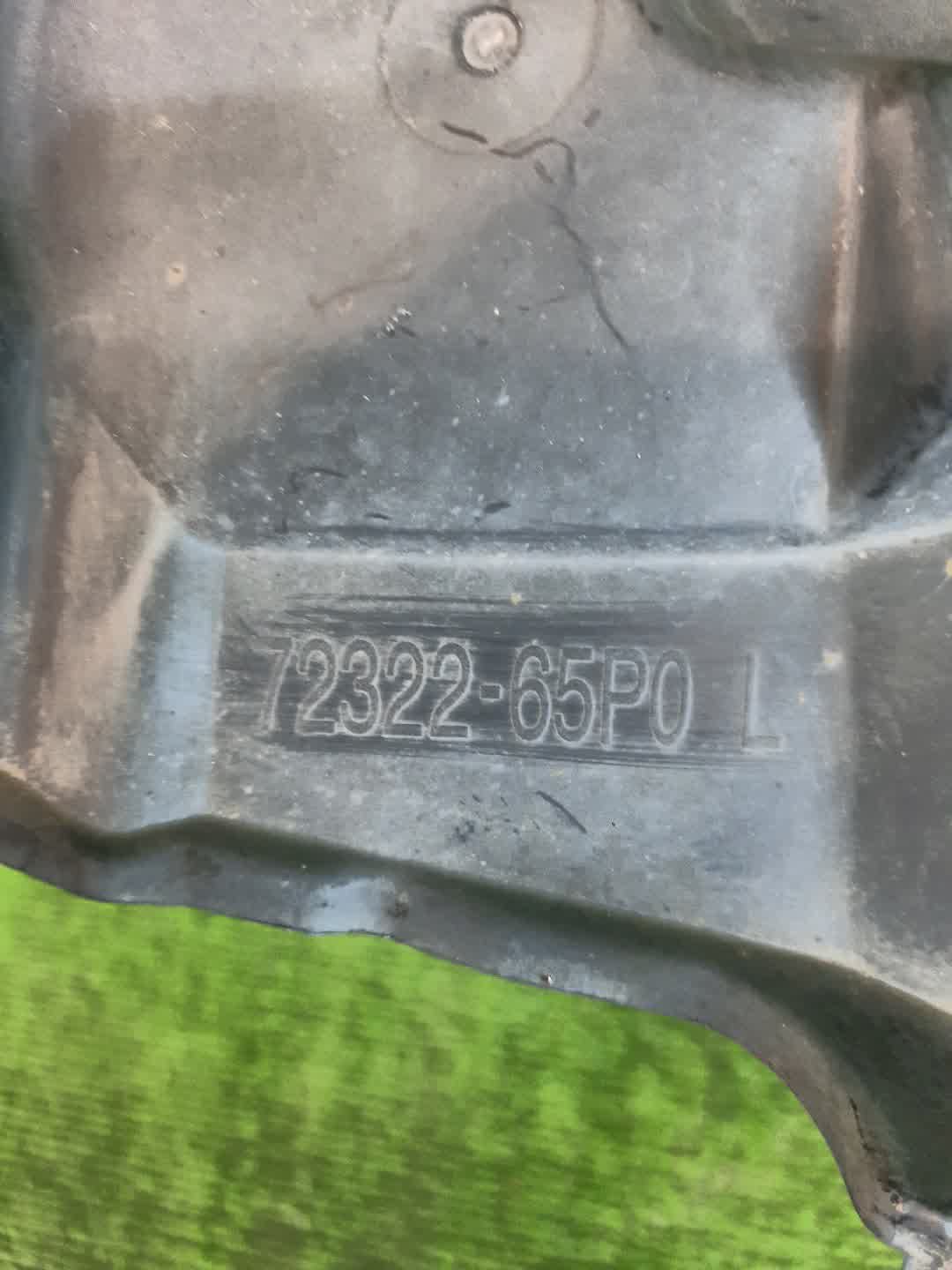 Защита под крыло левая передняя SUZUKI HUSTLER MR31S 72322-65P0 2 ракурс