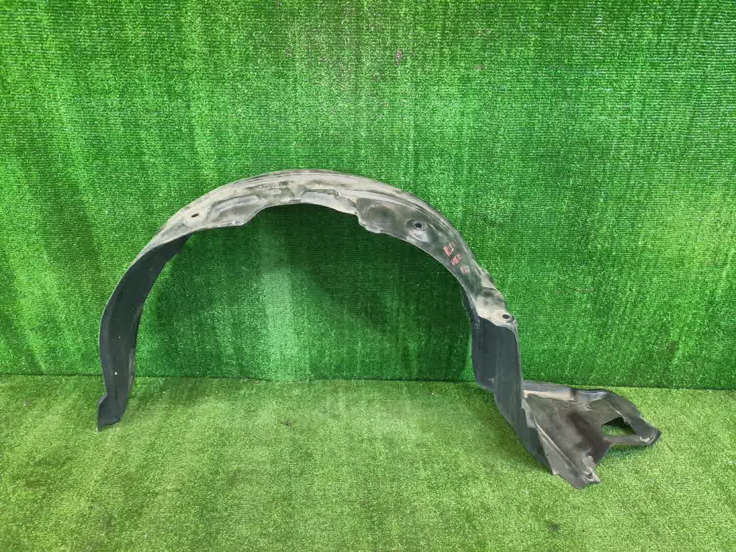 Защита под крыло левая передняя TOYOTA ALLEX, COROLLA RUNX ZZE124, NZE121, ZZE122, ZZE123 53876-12270 1 ракурс