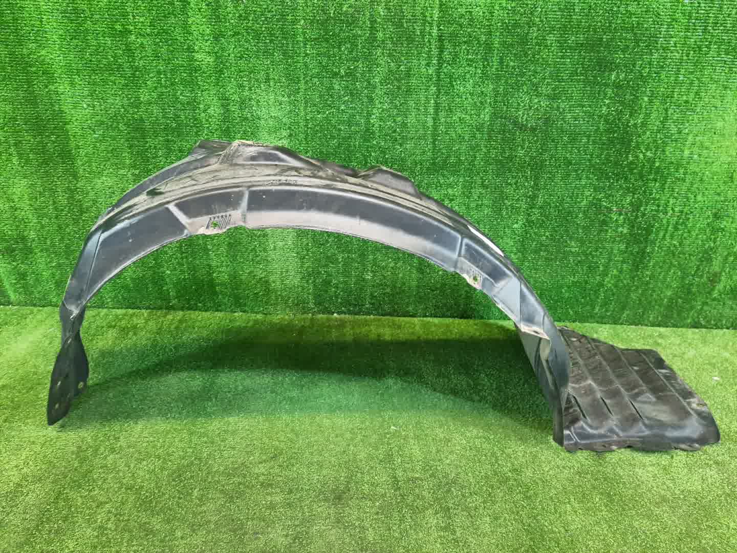 Защита под крыло правая передняя MITSUBISHI LANCER, GALANT FORTIS CY4A, CY2A, CY3A, CY6A, CX6A, CX4A, CX3A 5370A288 1 ракурс