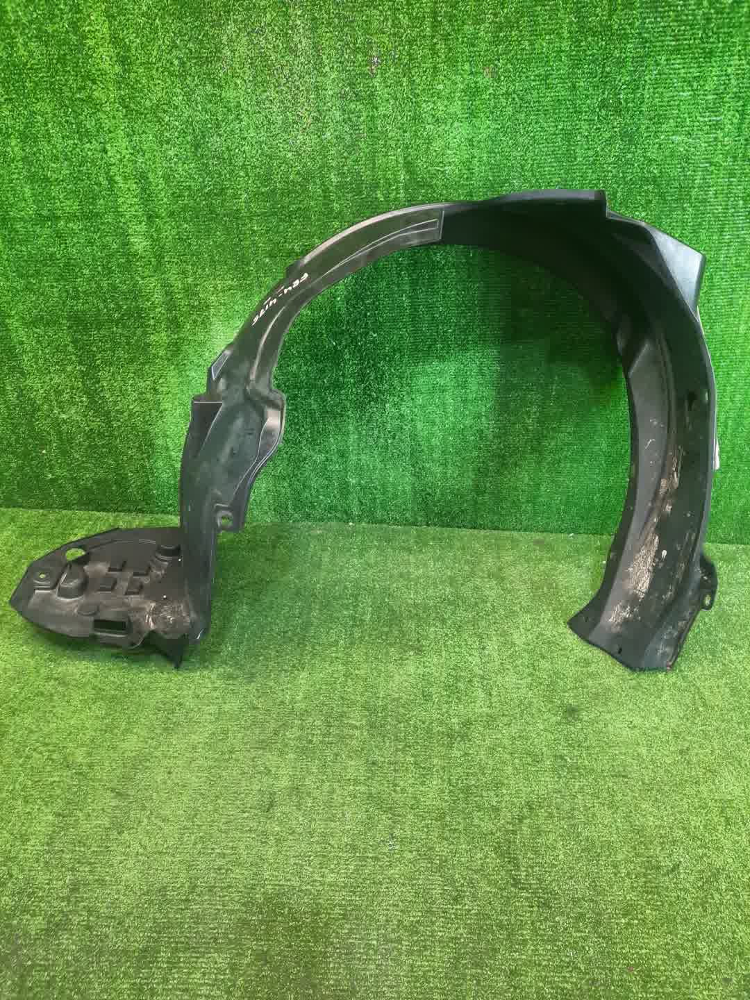 Защита под крыло правая передняя HONDA JADE FR4 74100-T4R-00 1 ракурс