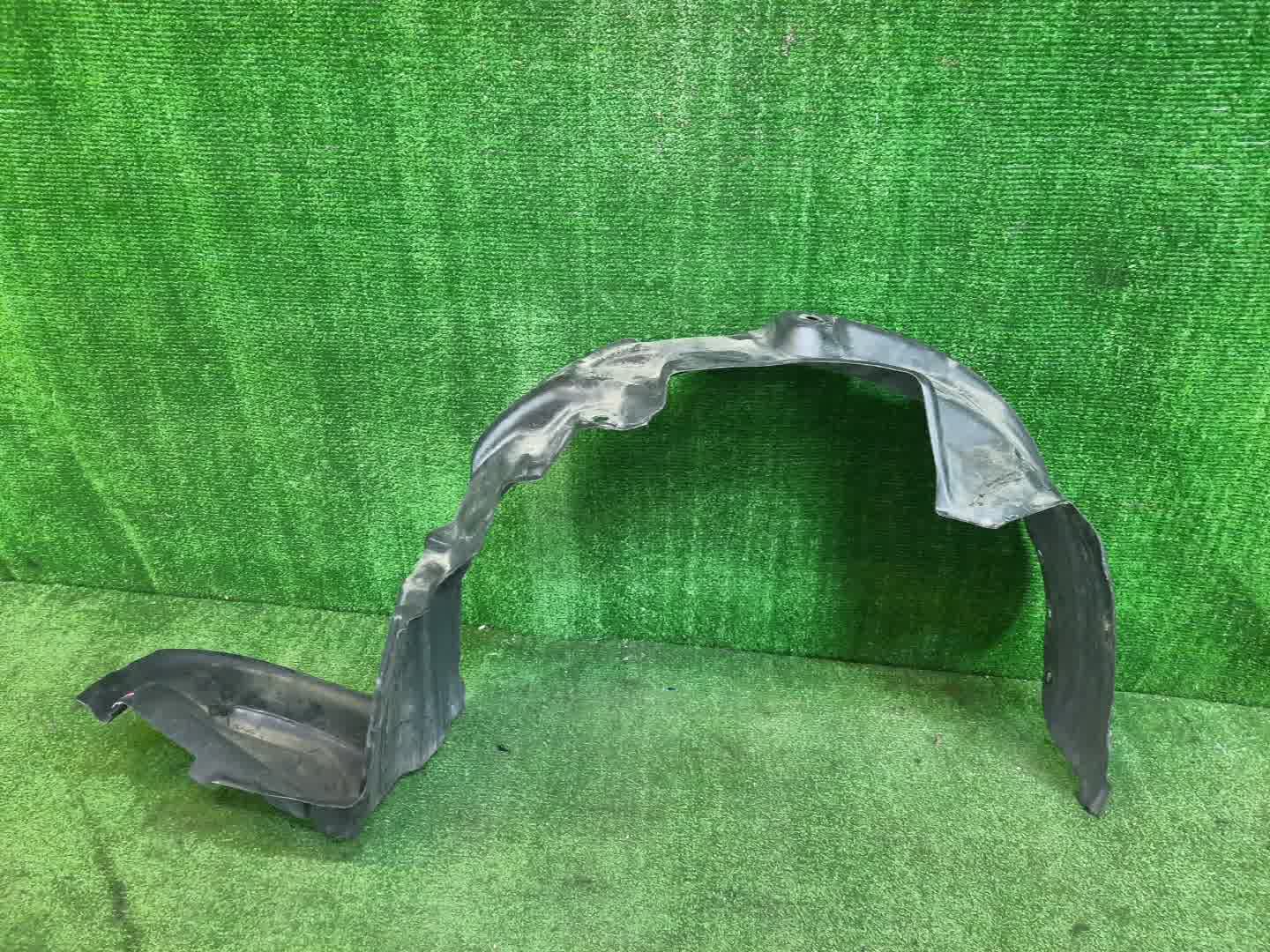 Защита под крыло правая передняя TOYOTA COROLLA SPACIO AE111 53875-13030 1 ракурс