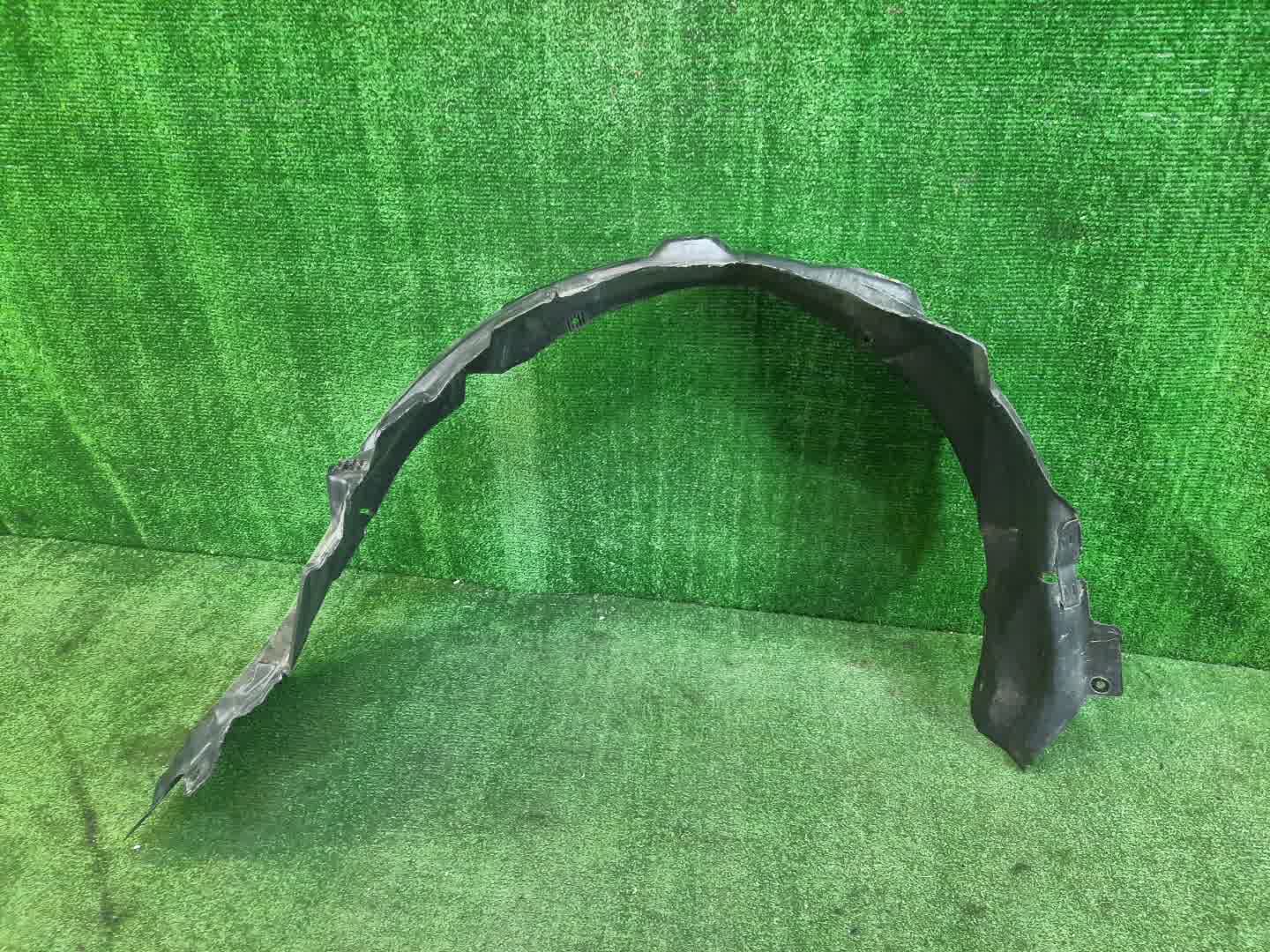 Защита под крыло правая передняя MITSUBISHI LANCER, GALANT FORTIS CY4A, CY2A, CY3A, CY6A, CX6A, CX4A, CX3A 5370A288 1 ракурс