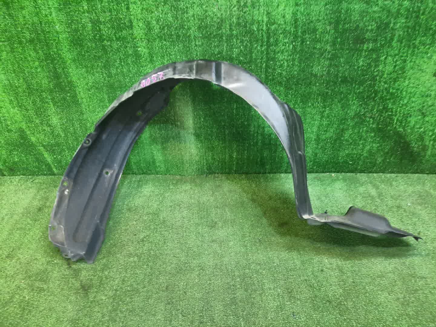 Защита под крыло правая передняя TOYOTA ALLEX, COROLLA RUNX ZZE124, NZE121, ZZE122, ZZE123 53875-12280 1 ракурс