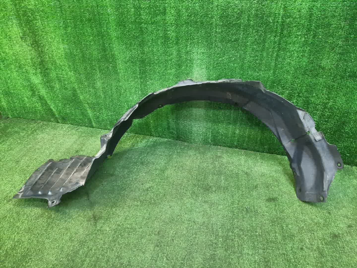 Защита под крыло правая передняя MITSUBISHI LANCER, GALANT FORTIS CY4A, CY2A, CY3A, CY6A, CX6A, CX4A, CX3A 5370A288 1 ракурс