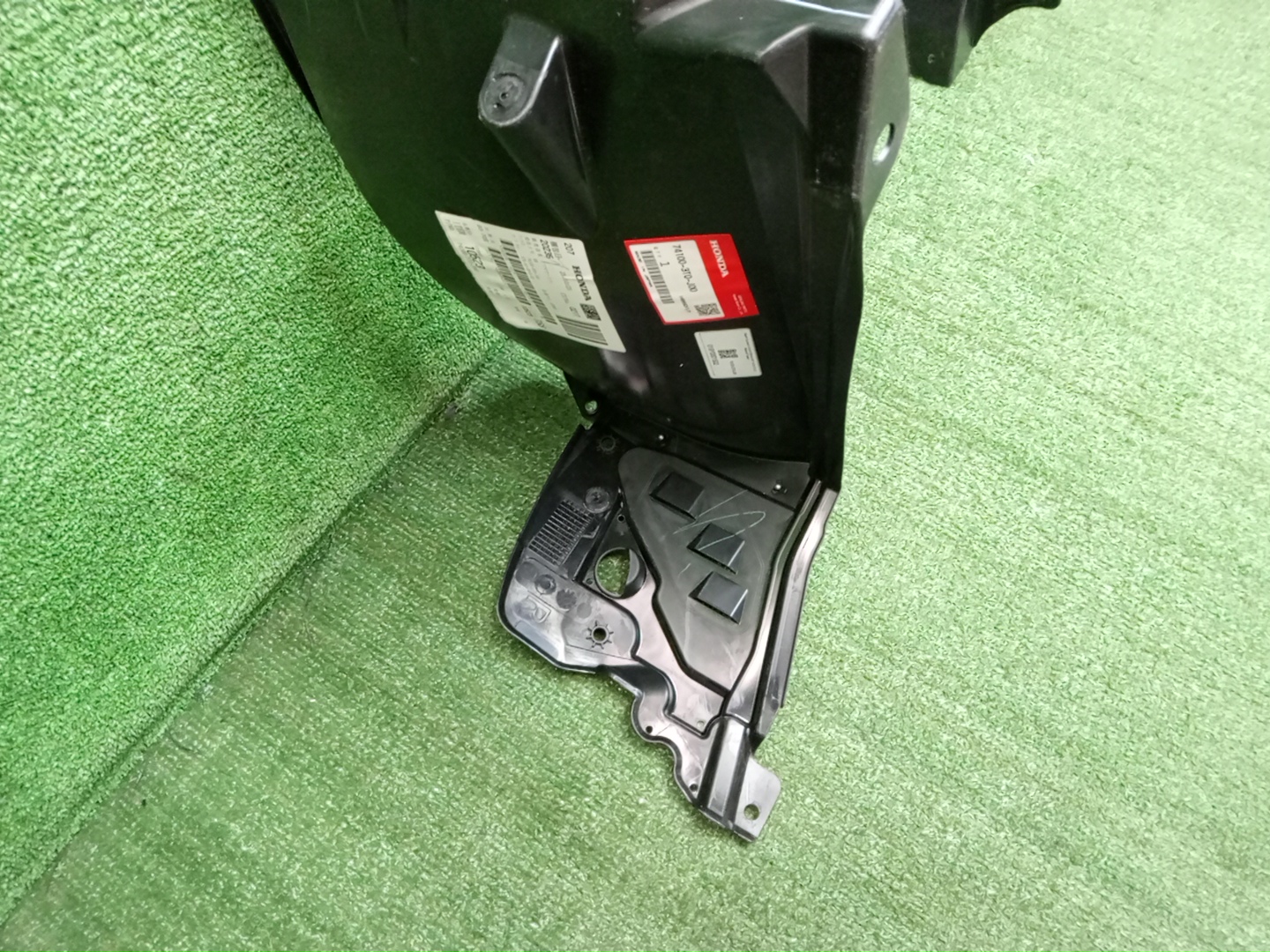 Защита под крыло правая передняя HONDA STEPWGN RP7 74100-3T0-J00 3 ракурс