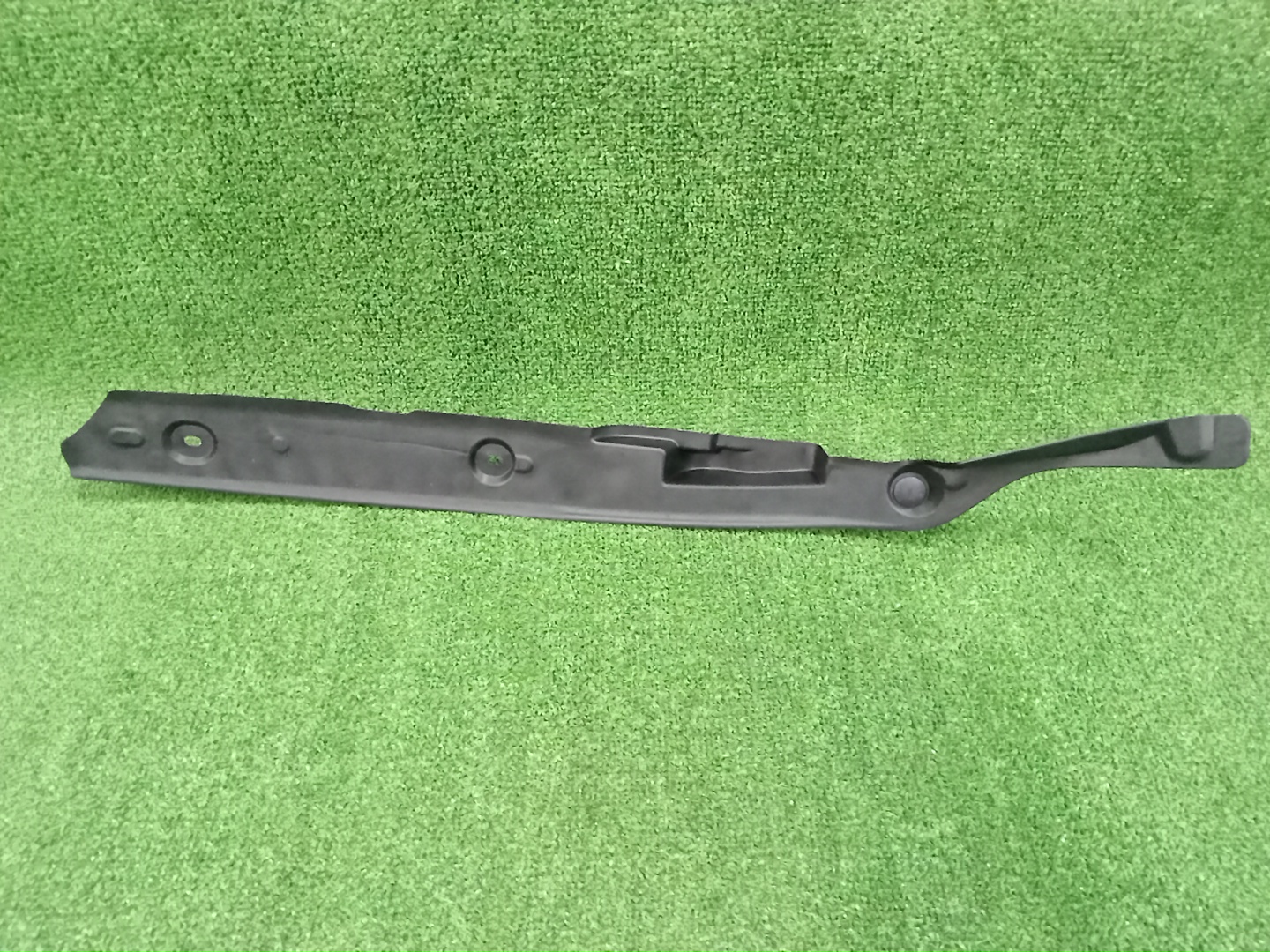 Защита под крыло правая передняя TOYOTA LAND CRUISER FJA300W, UZJ200, URJ202, VDJ200 53823-60020 1 ракурс