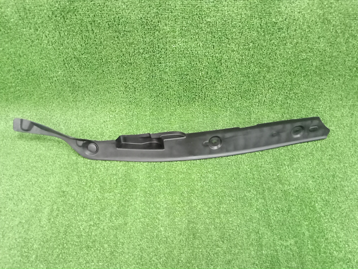 Защита под крыло левая передняя TOYOTA LAND CRUISER FJA300W, UZJ200, URJ202, VDJ200 53824-60020 2 ракурс