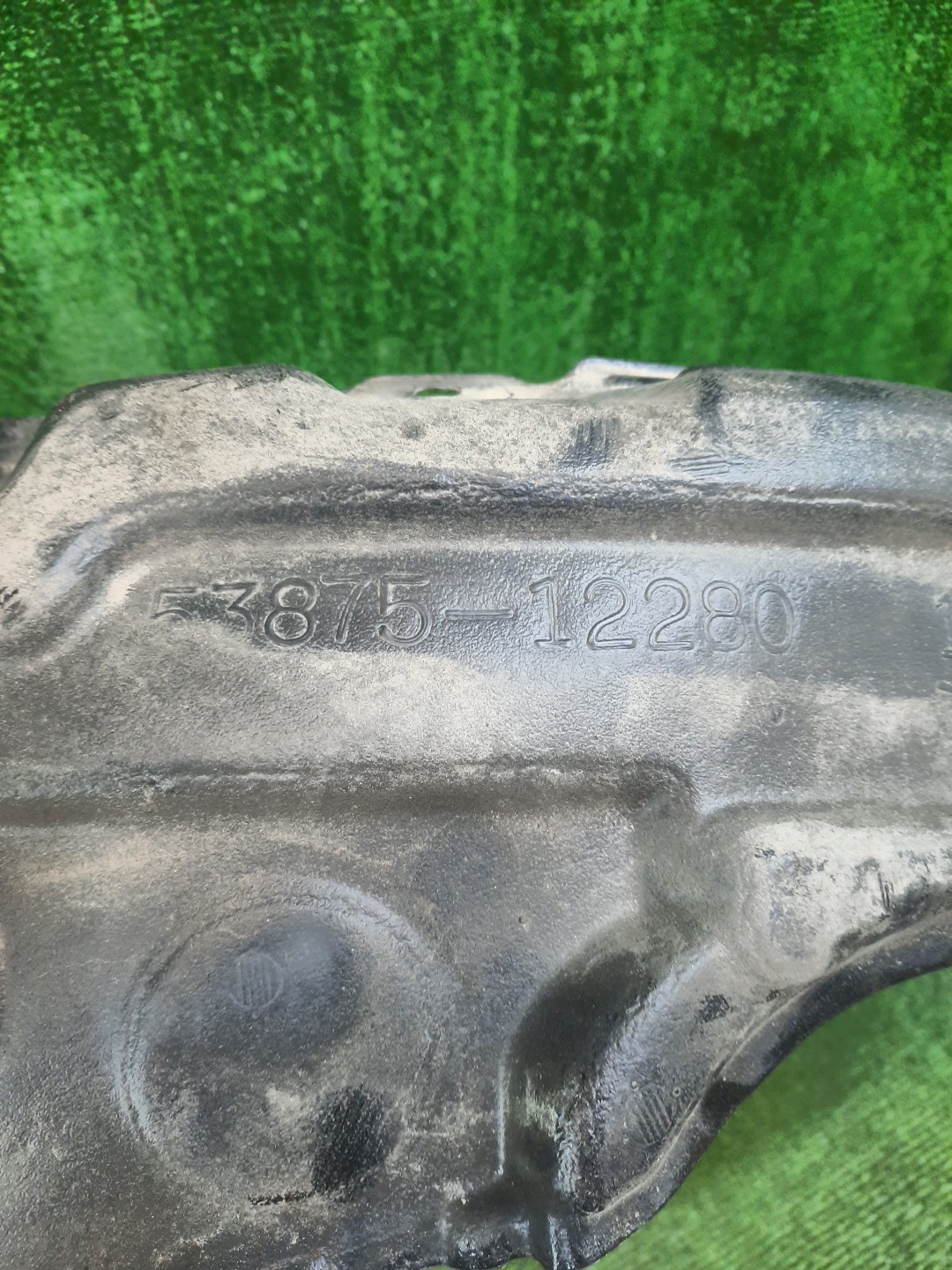 Защита под крыло правая передняя TOYOTA COROLLA ZZE124, NZE121, NZE120, ZZE122, NZE124, CE121 53875-12280 3 ракурс