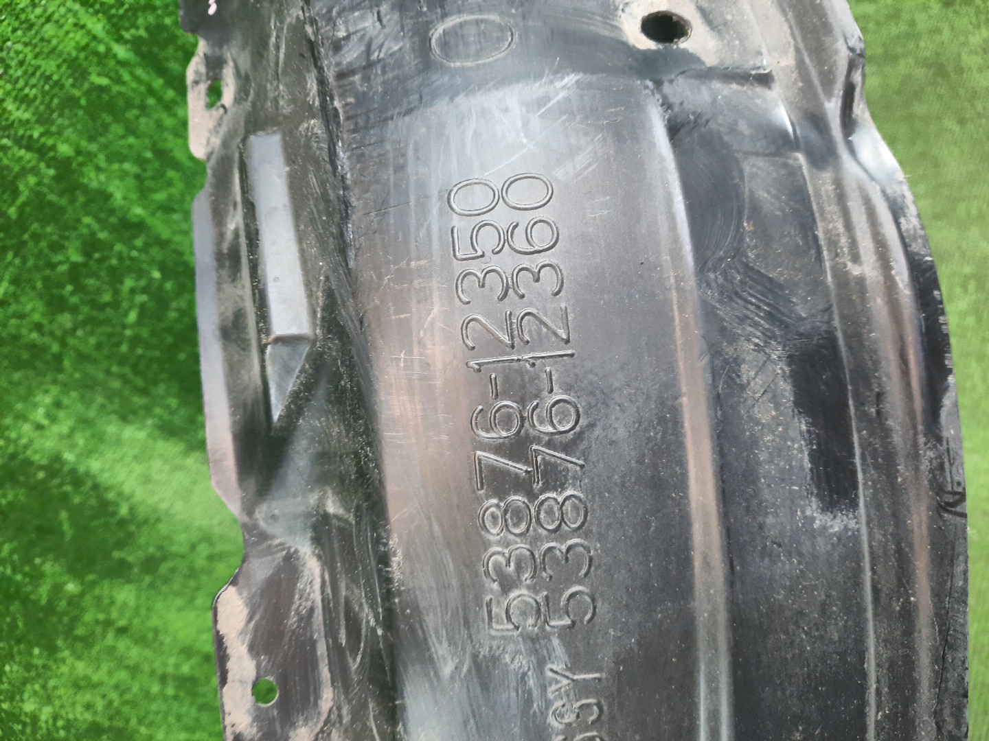 Защита под крыло левая передняя TOYOTA COROLLA ZZE124, NZE121, NZE120, ZZE122, NZE124, CE121 53876-12350 2 ракурс