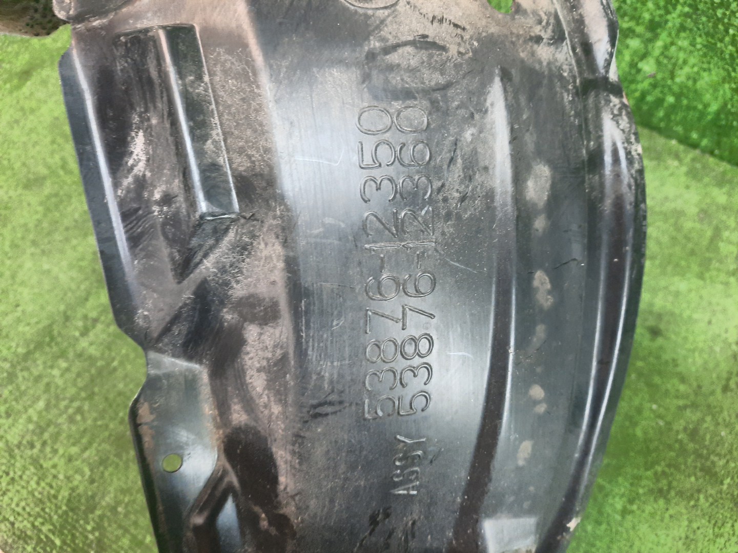 Защита под крыло левая передняя TOYOTA COROLLA ZZE124, NZE121, NZE120, ZZE122, NZE124, CE121 53876-12350 2 ракурс
